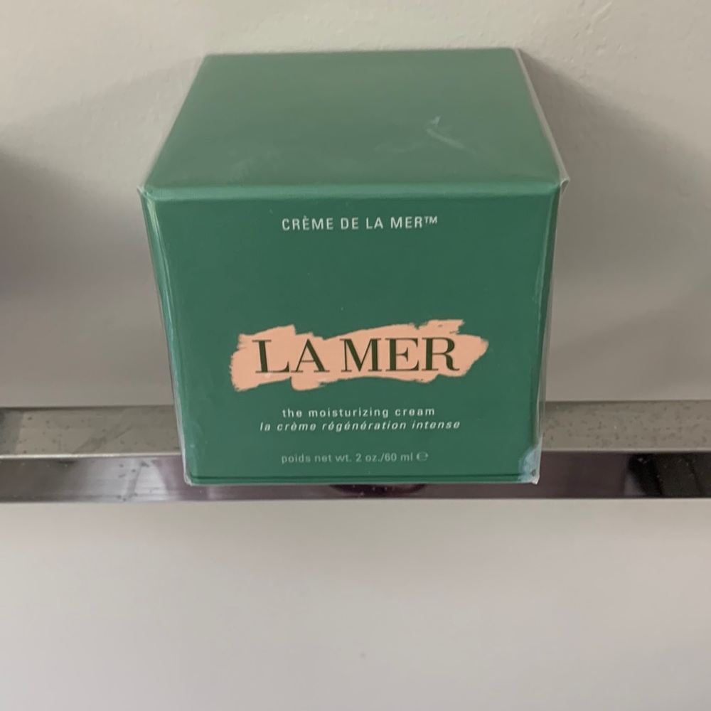 La Mer , the moisturizing cream